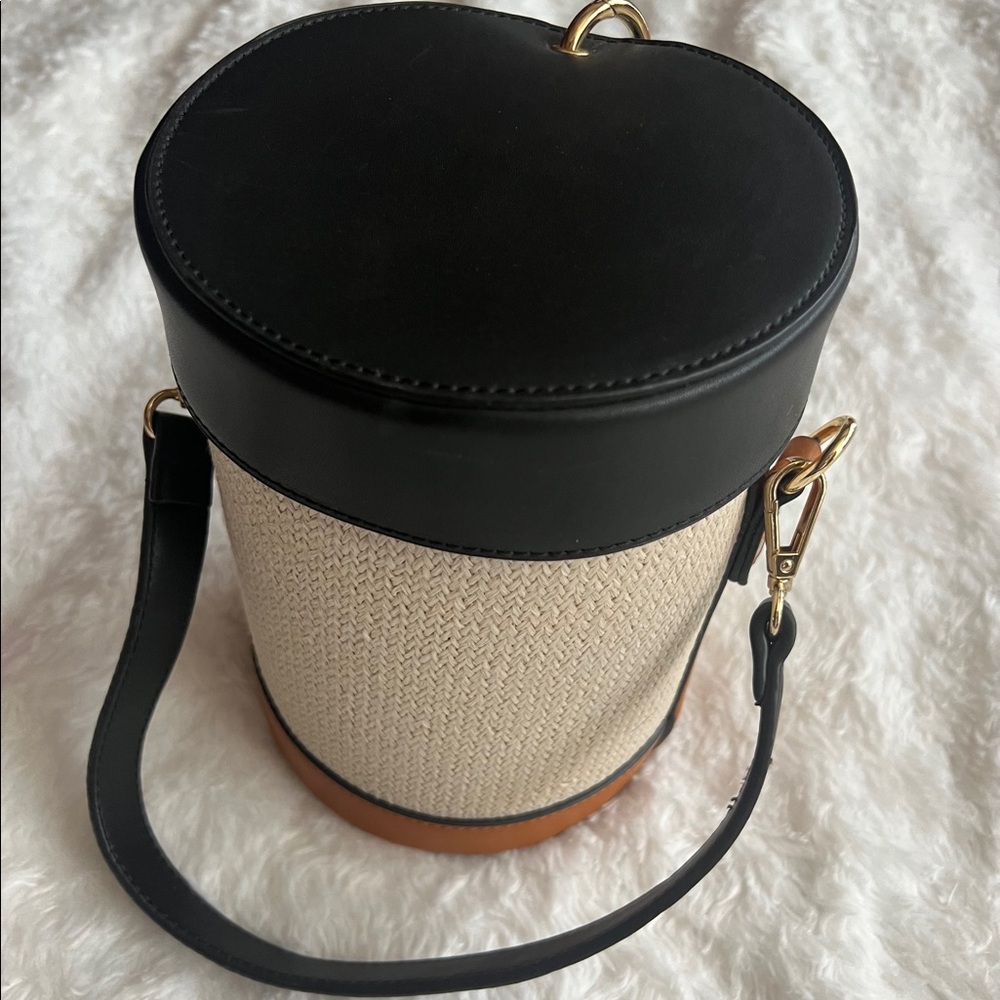 Purse - Picture 2 of 5